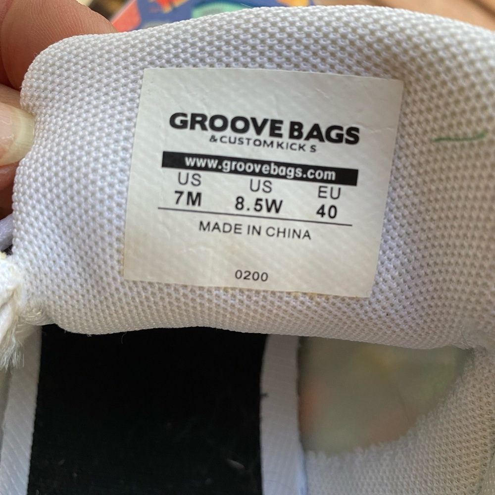 GROOVE BAHS TENNIS SHORS SEAMSTRESS THEMED LIKE NEW SIZE 7 women’s - Picture 7 of 10